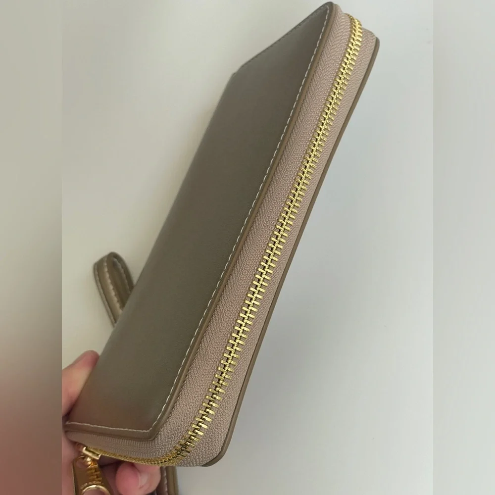 COACH Wallet - Picture 9 of 15